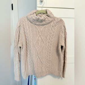 Elegant Cable Knit Turtleneck Sweater - Beige